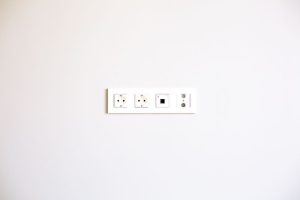 https://www.pexels.com/it-it/foto/foto-di-wall-socket-3615711/